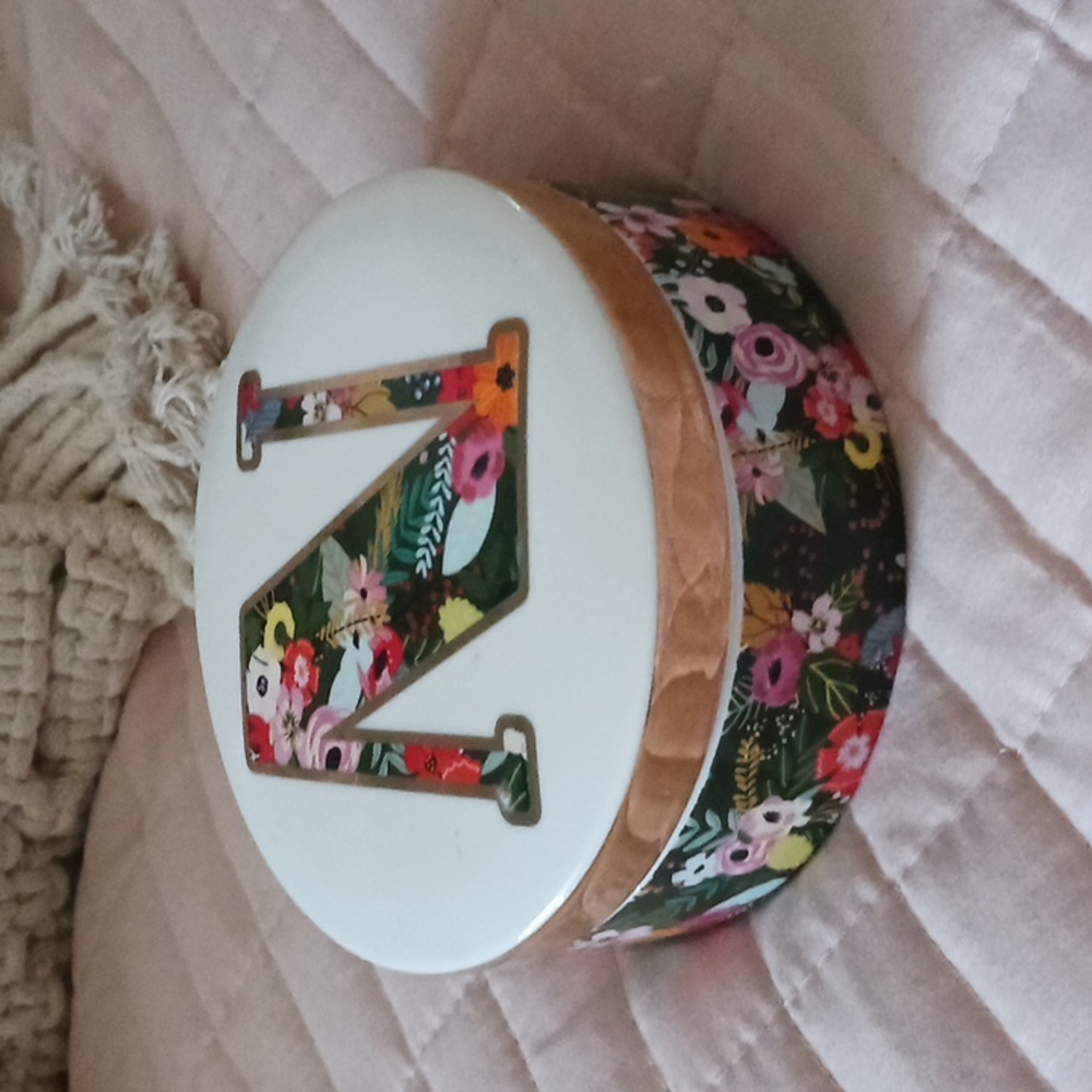 Small monogram container - Picture 4 of 4